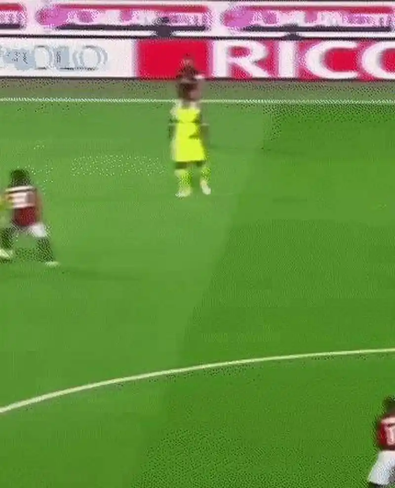 它还进一步 它还进一步