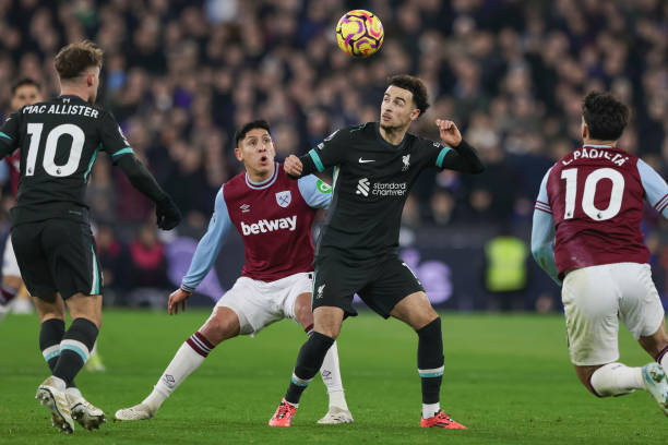 水火不容的 水火不容的